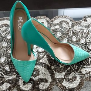 Mix Shuz Aqua Snakeskin Heels